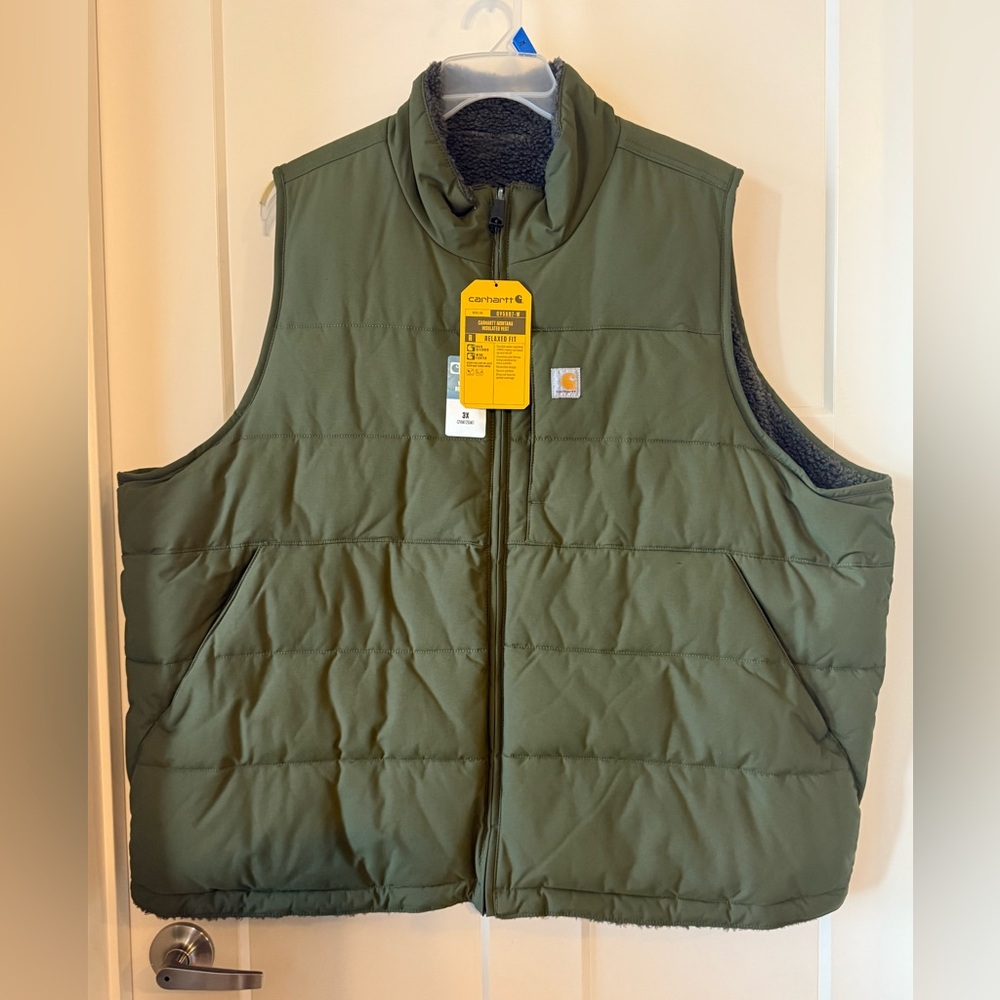 Carhartt Women's  NWT. Montana Reversible Relaxed Fit Insulated Vest Green/Gray